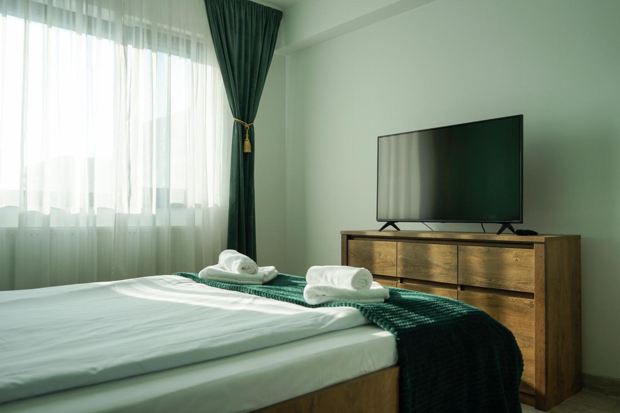Mirandis Apartments - Comfort & Private Parking Near Coresi Mall บราชอฟ ภายนอก รูปภาพ