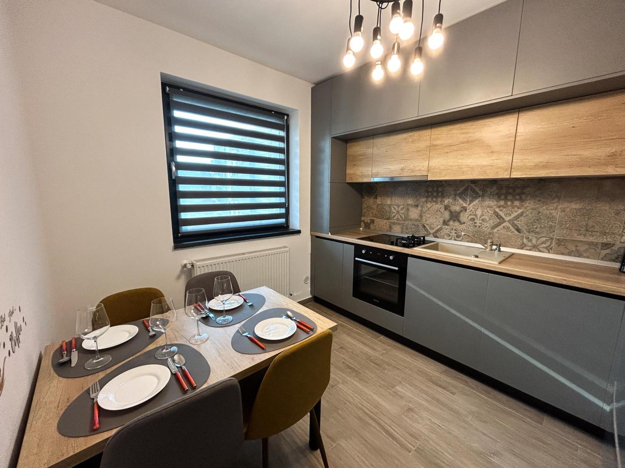Mirandis Apartments - Comfort & Private Parking Near Coresi Mall บราชอฟ ภายนอก รูปภาพ