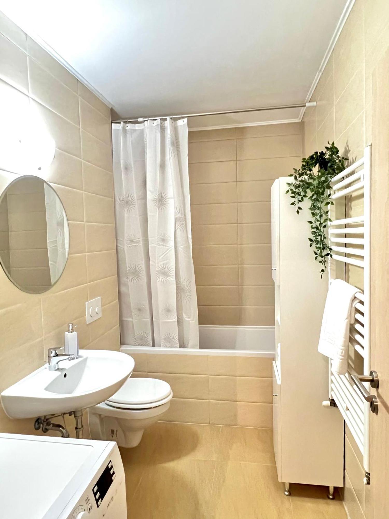 Mirandis Apartments - Comfort & Private Parking Near Coresi Mall บราชอฟ ภายนอก รูปภาพ